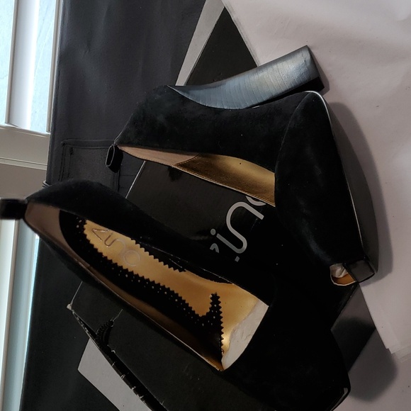 NIB Genuine Black Suede Leather Wood Stacked Platform Heels Peep Toe 7.5 vintage - Picture 5 of 8